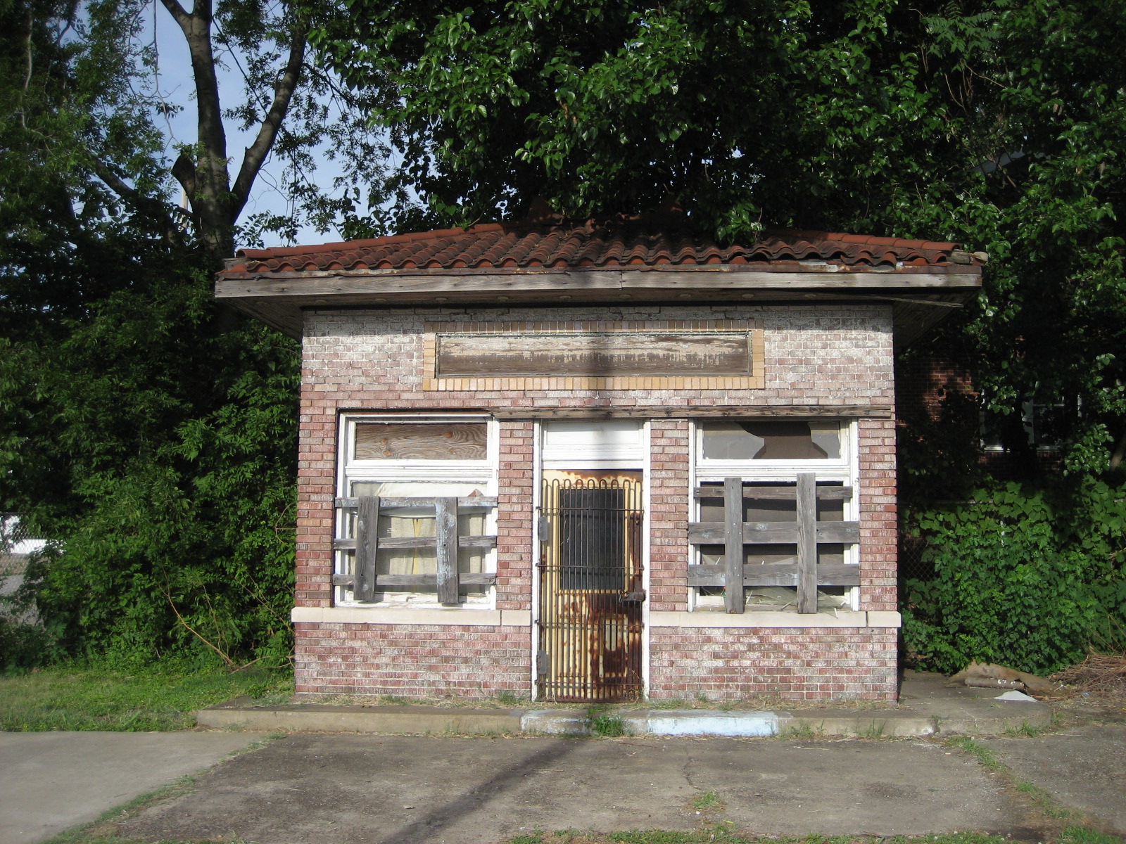 Fulton Gas Station